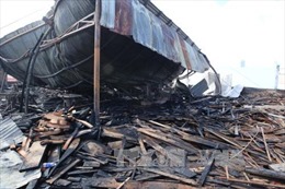 Đà Nẵng: Cháy lớn tại cửa hàng bán đồ gỗ nội thất 