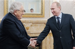 Tổng thống Nga tiếp cựu Ngoại trưởng Mỹ Henry Kissinger