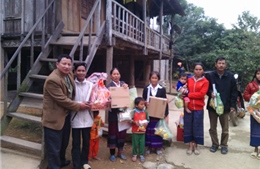 Thêm 700 phần quà Tết cho đồng bào nghèo ở Quảng Bình