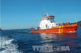 Cứu hộ thành công 7 ngư dân cùng tàu cá bị nạn trên vùng biển Nghệ An