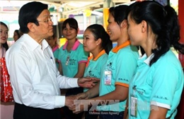 Chủ tịch nước Trương Tấn Sang thăm và chúc Tết công nhân lao động