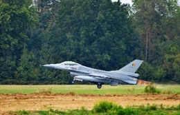 Mỹ bán 8 chiến đấu cơ F-16 cho Pakistan