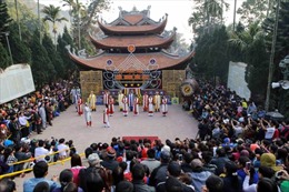 5 vạn khách trẩy hội chùa Hương ngày khai hội 