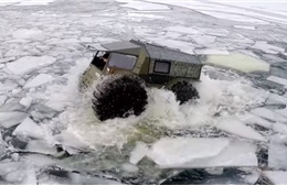 Xe tăng tí hon của Nga: Coi khinh mọi chướng ngại 