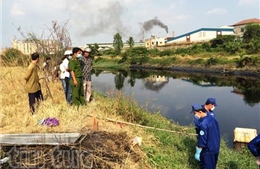 Phát hiện thi thể phân hủy trên kênh Tham Lương