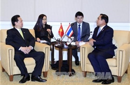 Thủ tướng Nguyễn Tấn Dũng gặp Thủ tướng Thái Lan