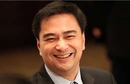 Tòa án Thái Lan bác bỏ cáo buộc đối với cựu Thủ tướng Abhisit 