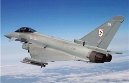 Chiến đấu cơ Anh chặn 2 máy bay ném bom Nga