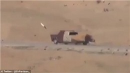 Xe bom IS nổ tung do trúng tên lửa