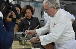 Đầu bếp hai sao Michelin tìm sự hài hòa của ẩm thực Pháp- Việt