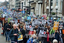 Biển người biểu tình chống vũ khí hạt nhân tại Anh