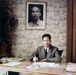 Những hình ảnh quý báu về Thủ tướng Phạm Văn Đồng