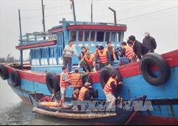 5 ngư dân bị đâm chìm tàu ở Hoàng Sa được cứu an toàn