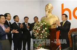 Chủ tịch nước thăm cán bộ viễn thông Việt Nam tại Tanzania