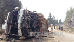 Xe khách gây tai nạn liên hoàn trên đường Sa Pa-Lào Cai 