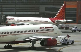 Máy bay Air India tại Bangkok sơ tán vì đe dọa có bom