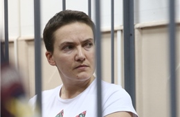 Công tố Nga đề nghị phạt nữ phi công Ukraine 23 năm tù