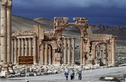Máy bay Nga tiêu diệt hơn 100 phiến quân ở Palmyra 