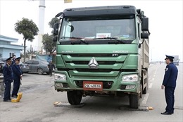 Ngăn xe quá tải từ Lào vào Việt Nam