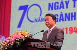 Bộ trưởng Trần Hồng Hà trao đổi về giải pháp đột phá cho ngành TN&MT