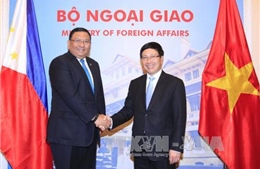 Phó Thủ tướng Phạm Bình Minh hội đàm với Ngoại trưởng Philippines