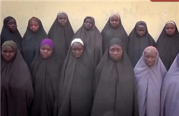 Boko Haram công bố video "chứng minh" các nữ sinh bị bắt cóc còn sống