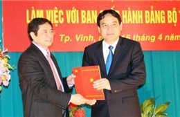 Đồng chí Nguyễn Đắc Vinh giữ chức Bí thư Tỉnh ủy Nghệ An