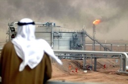 Công nhân dầu mỏ Kuwait biểu tình phản đối cắt giảm thu nhập