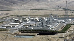 Nga-Iran đàm phán mua bán nước nặng