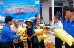 Tân Hiệp Phát tặng gạo, dầu ăn cho ngư dân Quảng Bình, Hà Tĩnh
