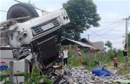 Lật xe tải khiến 3 người tử vong ở Thanh Hóa