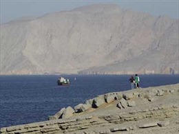 Iran doạ "cấm cửa" Mỹ ở eo biển Hormuz