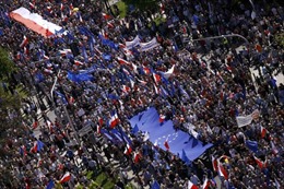 Ba Lan đối mặt với cuộc biểu tình lớn nhất kể từ 1989