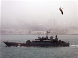  Tàu Nga chở xe tăng đi qua eo biển Bosporus