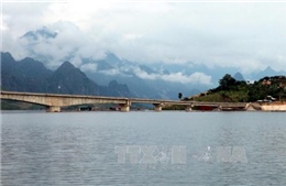 Đắm thuyền trên hồ Sông Đà, 3 người chết và mất tích