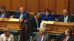 Thủ tướng New Zealand bị "đuổi" khỏi phòng quốc hội