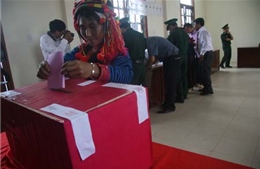 Đồng bào dân tộc ở Mường Tè nô nức đi bầu cử sớm
