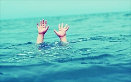 Rủ nhau tắm hồ 3 học sinh chết đuối 