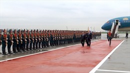 Thủ tướng Nguyễn Xuân Phúc duyệt đội danh dự tại sân bay Vnukovo, Moskva