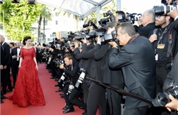 Gợi nhớ nàng Scarlett, Lý Nhã Kỳ hút rừng ống kính ở Cannes