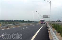 Tìm ra thủ phạm ném chai nước vào xe ô tô trên cao tốc Hải Phòng - Hà Nội