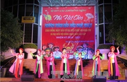 Sôi nổi chào mừng thành công của cuộc bầu cử