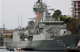 Tàu Hải quân Hoàng gia Australia thăm Việt Nam 