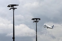 Máy bay EgyptAir hạ cánh khẩn vì bị dọa đánh bom