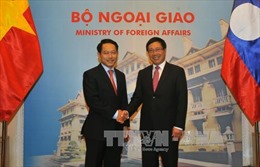 Phó Thủ tướng Phạm Bình Minh hội đàm với Ngoại trưởng Lào  
