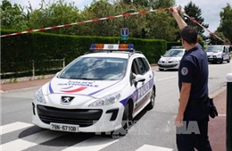Nhiều cảnh sát trong "tầm ngắm" của hung thủ vụ tấn công ở Pháp