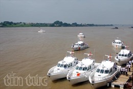 Cảnh sát biển Việt Nam nghiệm thu kỹ thuật 4 xuồng cao tốc MS-50S