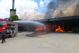 Thanh Hóa: Nhà máy rác bén lửa bùng cháy