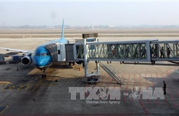 Tăng cường chặn hiện tượng chiếu laser vào sân bay Nội Bài
