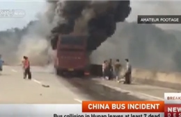 Trung Quốc: Cháy xe chở khách, 30 người thiệt mạng